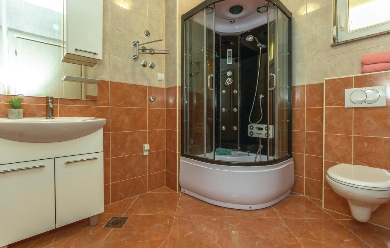 Amazing Apartment In Krvavica With Wifi 外观 照片
